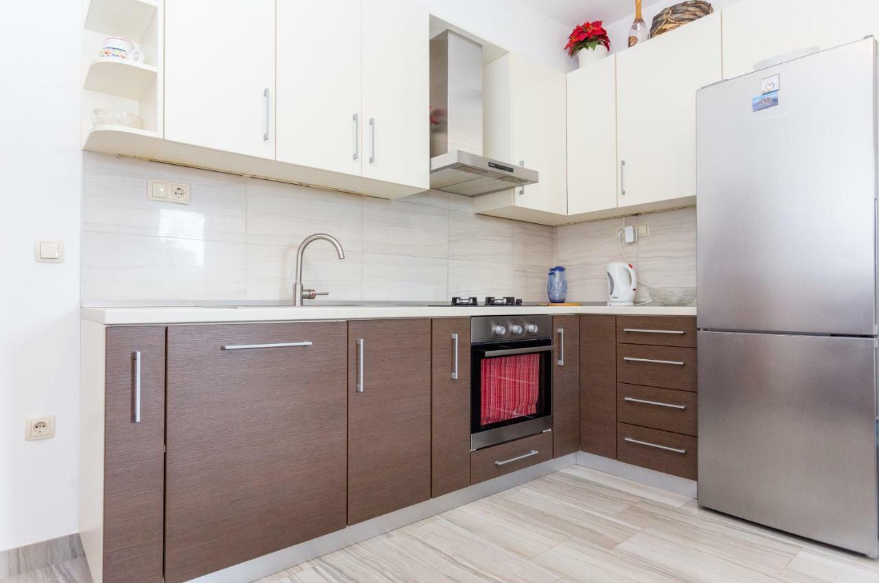 Apartments Iva Brstilo أوميس المظهر الخارجي الصورة