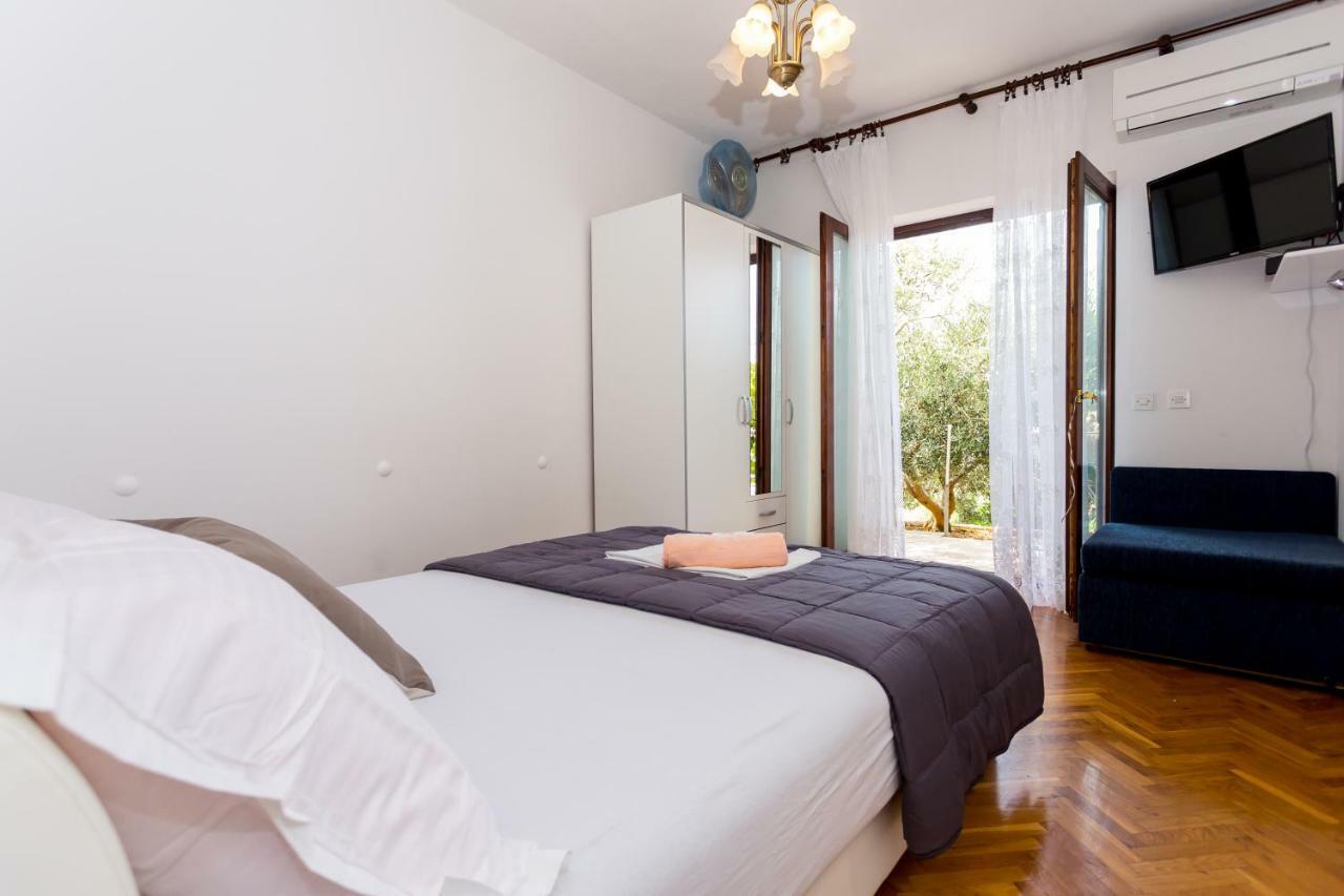 Apartments Iva Brstilo أوميس المظهر الخارجي الصورة