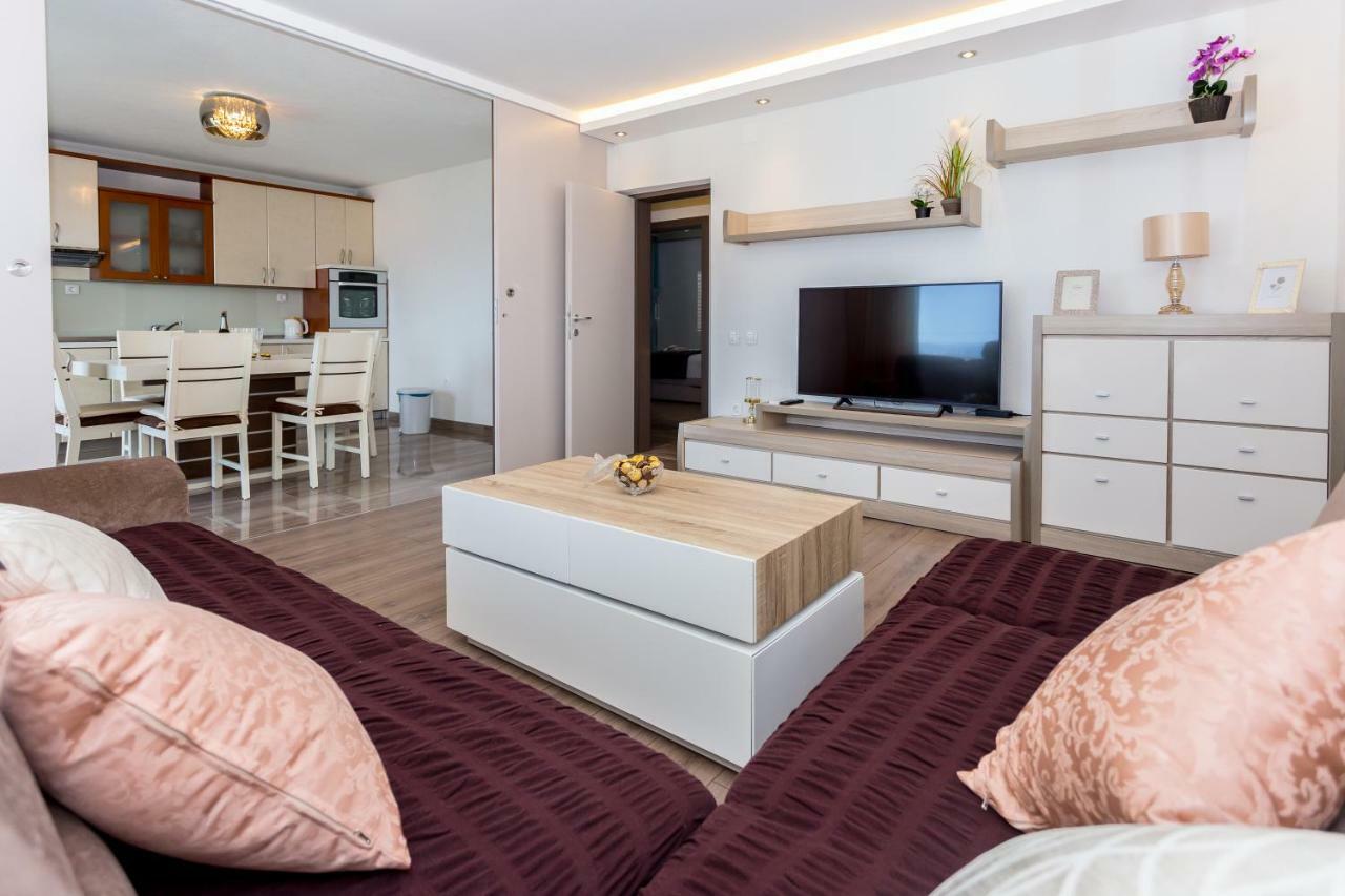 Apartments Iva Brstilo أوميس المظهر الخارجي الصورة