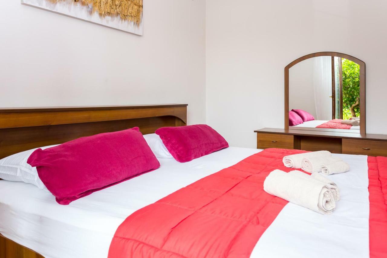 Apartments Iva Brstilo أوميس المظهر الخارجي الصورة