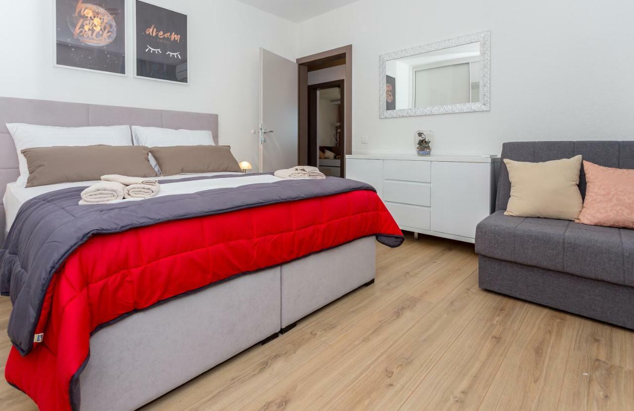 Apartments Iva Brstilo أوميس المظهر الخارجي الصورة