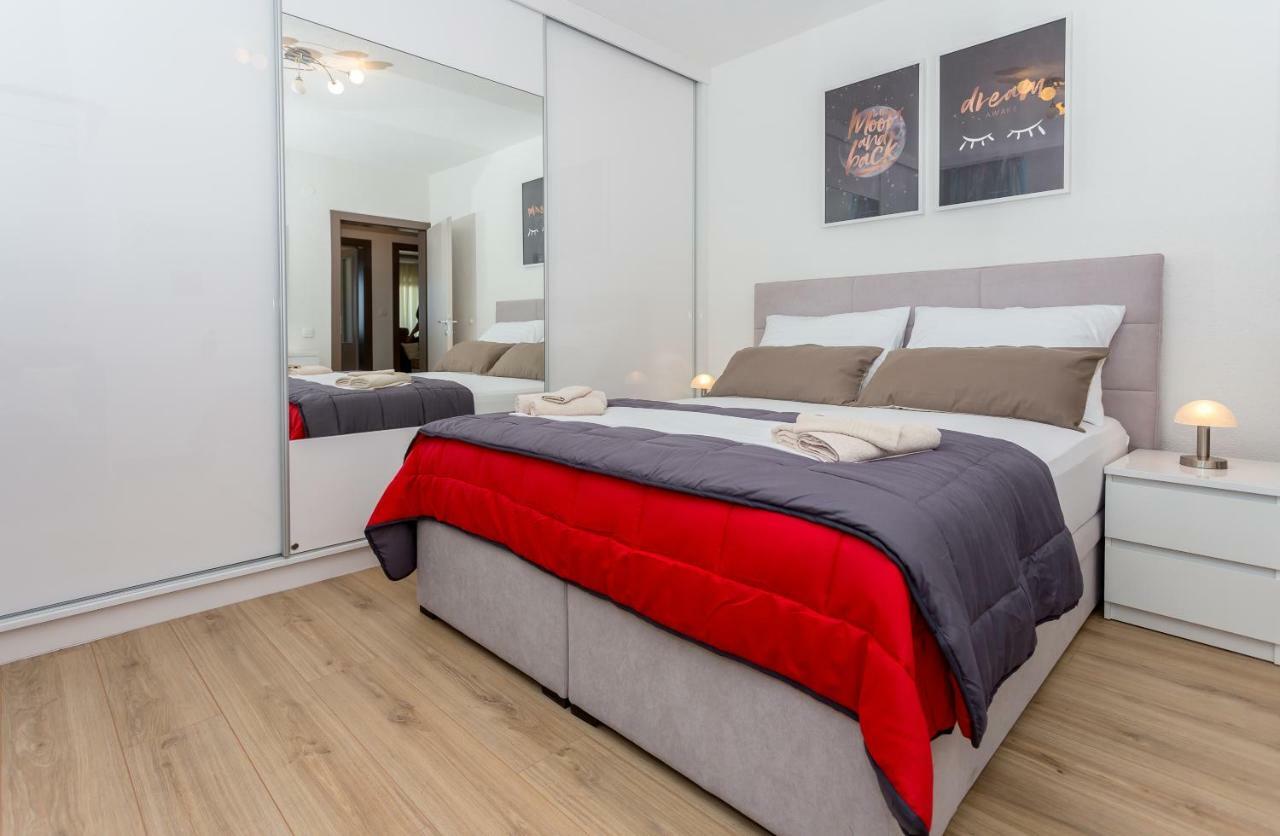 Apartments Iva Brstilo أوميس المظهر الخارجي الصورة