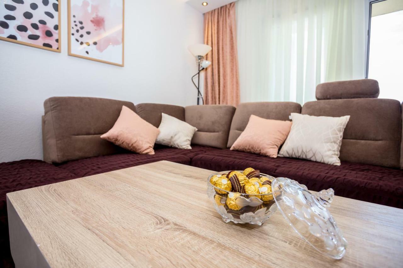 Apartments Iva Brstilo أوميس المظهر الخارجي الصورة