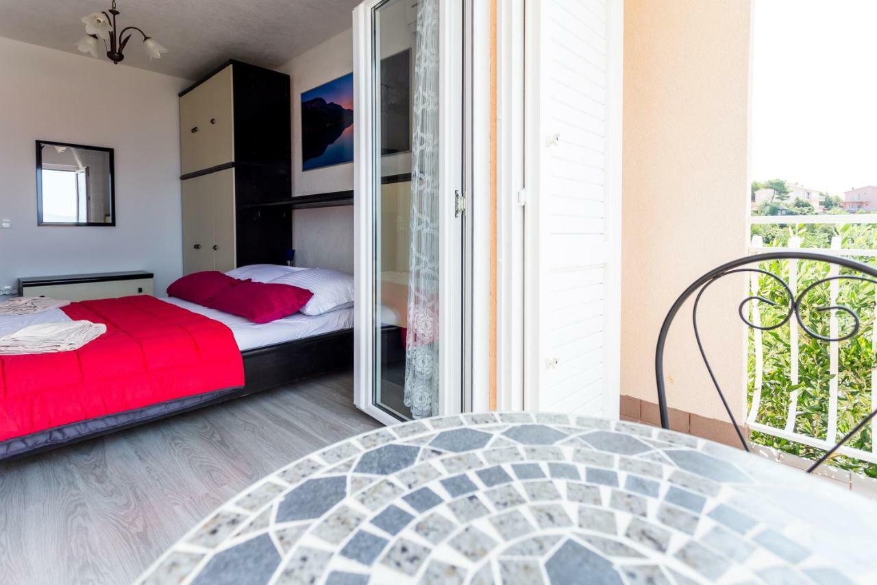 Apartments Iva Brstilo أوميس المظهر الخارجي الصورة