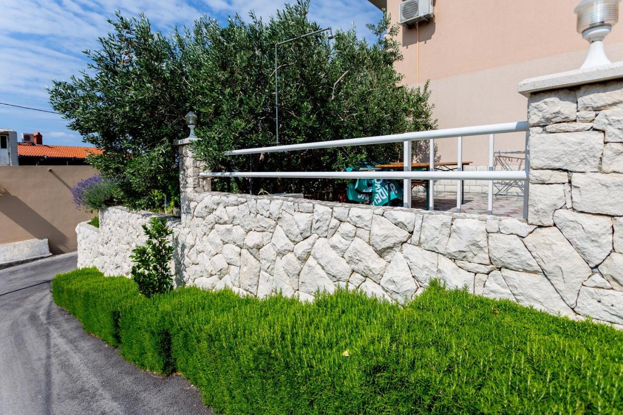 Apartments Iva Brstilo أوميس المظهر الخارجي الصورة