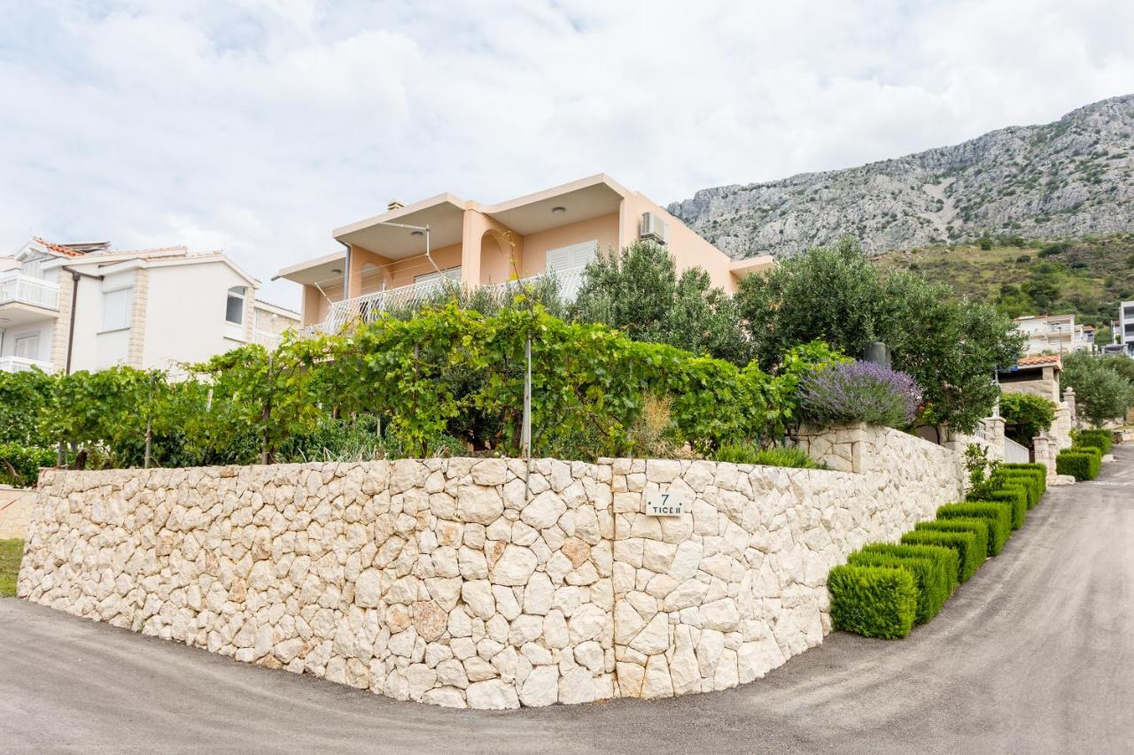 Apartments Iva Brstilo أوميس المظهر الخارجي الصورة